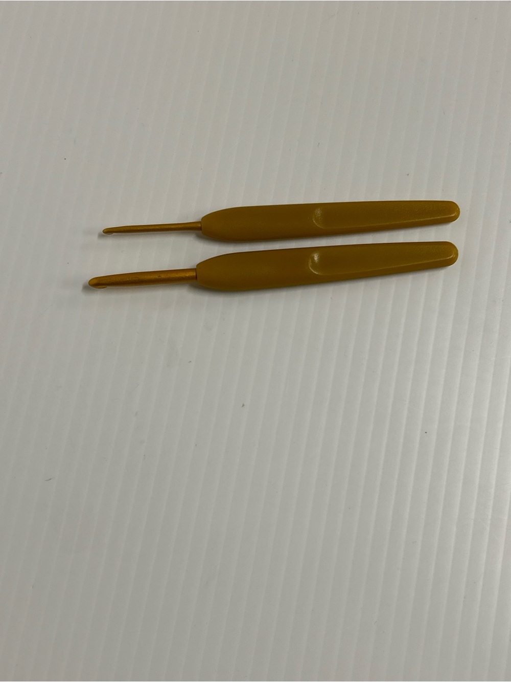 Lot Of 2 Clover Soft Touch Crochet Hooks - Picture 3 of 3